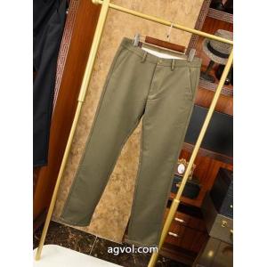 人気プレゼント 旬デザイン クラシカルなデザインTOM FORDブランド コピー 販売ジーパン..