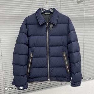 ダウンジャケットTOM FORD実用性は勿論 HOT新作 最新とても可愛いブランド アクセサリー 激安..