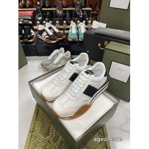 偽 ブランド 購入    スニーカー爆発的な人気 人気の商品 品良くおしゃれなTOM FORD.