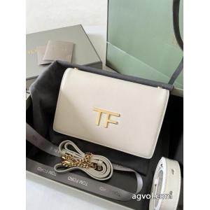 トムフォード使い勝手のよさが魅力 26ss 異素材 最新のアイテムバッグコピー ブランド.