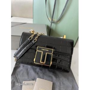 今年のトレンド！ 収納力抜群 綺麗なTOM FORDスーパー コピー どこで 買えるバッグ.