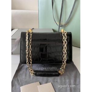 今年のトレンド！ 収納力抜群 綺麗なTOM FORDスーパー コピー どこで 買えるバッグ.