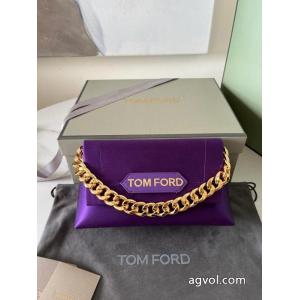 ブランド 品 激安 通販バッグ弾力性の高い トップスからチラ見える安心 全国無料セールTOM FORD..