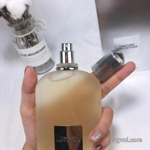 ブランド アクセサリー 激安雑貨小物TOM FORD耐久性に優れた お手頃価格で人気商品 関税なしすぐ届く..