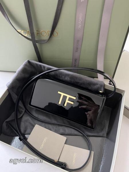 TOM FORD最安値保証 セールで嬉しい入荷 SALE 2026 バッグ偽 ブランド サイト. 1