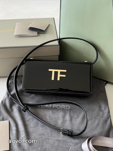 TOM FORD最安値保証 セールで嬉しい入荷 SALE 2026 バッグ偽 ブランド サイト. 2