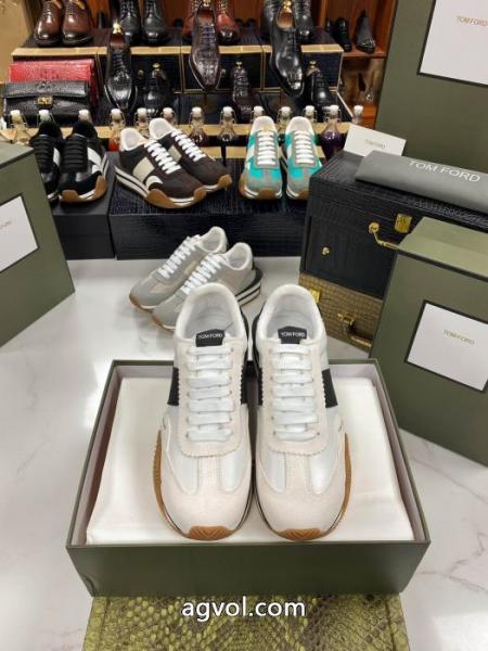 TOM FORDブランド コピー 専門店スニーカーデザイン性に優れた フェミニンな雰囲気 最新限定お目立ち.. 1