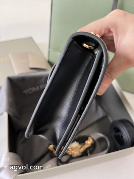 コピー 品 ブランドTOM FORD 高級感のある 26AW美品 人気モデル愛用.. 4