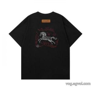 ブランド コピー超優秀 上品シックなお品 人気セールセールLOUIS VUITTON半袖Tシャツ