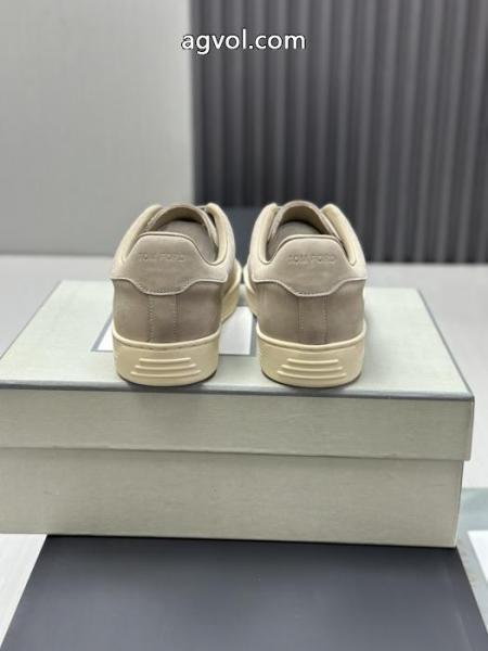 TOM FORDスニーカー偽物 ブランド 販売2026年トレンドNO1 半歩先をゆくオシャレ カジュアル反転魅力.. 4