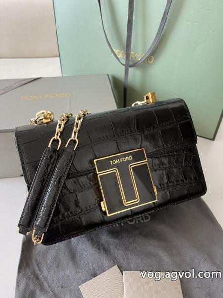 今年のトレンド! 収納力抜群 綺麗なTOM FORDスーパー コピー どこで 買えるバッグ. 0
