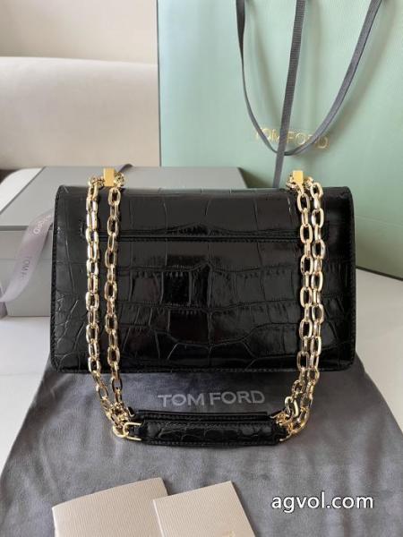 今年のトレンド! 収納力抜群 綺麗なTOM FORDスーパー コピー どこで 買えるバッグ. 3