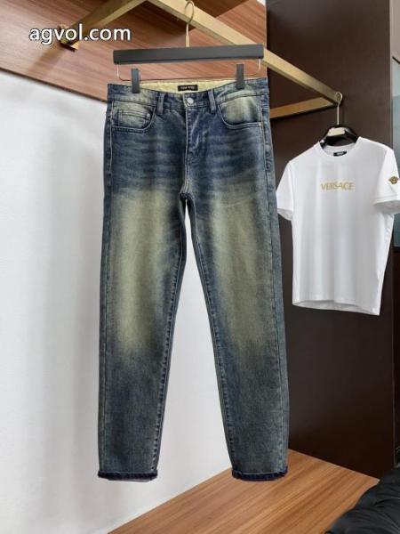 ジーンズ入手困難 人気商品新色登場! 日本で大人気!新作偽物 ブランドトムフォード. 2