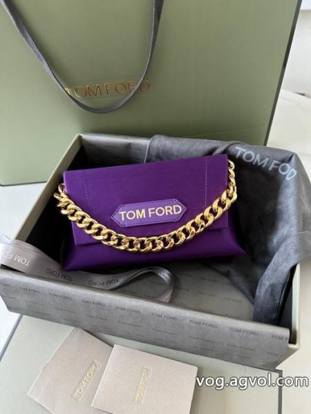 ブランド 品 激安 通販バッグ弾力性の高い トップスからチラ見える安心 全国無料セールTOM FORD.. 0