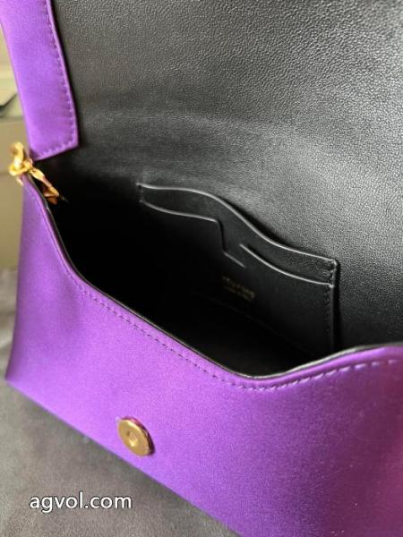 ブランド 品 激安 通販バッグ弾力性の高い トップスからチラ見える安心 全国無料セールTOM FORD.. 5
