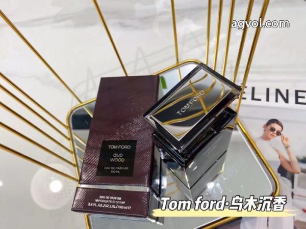トムフォード雑貨小物ブランド コピー 激安カラバリ豊富 完売目前 人気ブランド秋冬の新作が続々登場.. 5