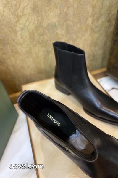 ブランド コピー ショップお洒落で人気アイテム 上品上質 2026冬に意外と人気な新作TOM FORDブーツ.. 5 