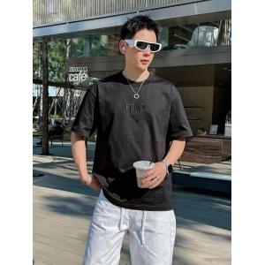 フェンディTシャツブランド 通販店人気モデル雑誌掲載 冬に爆発的な人気 大人のセンスを感じさせる .